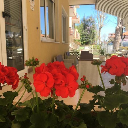 Hotel Villa Rinaldini Rimini Eksteriør billede