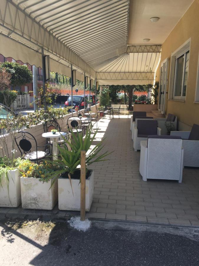 Hotel Villa Rinaldini Rimini Eksteriør billede