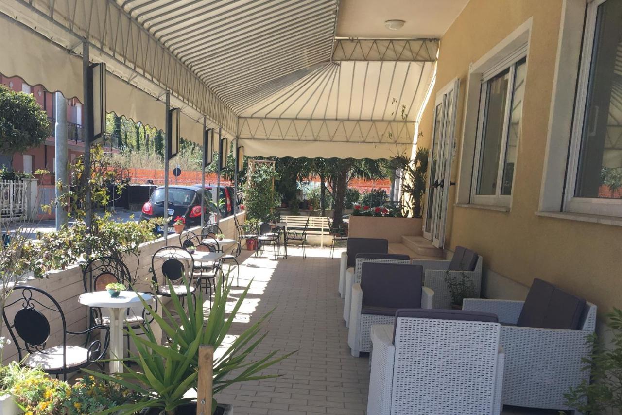 Hotel Villa Rinaldini Rimini Eksteriør billede