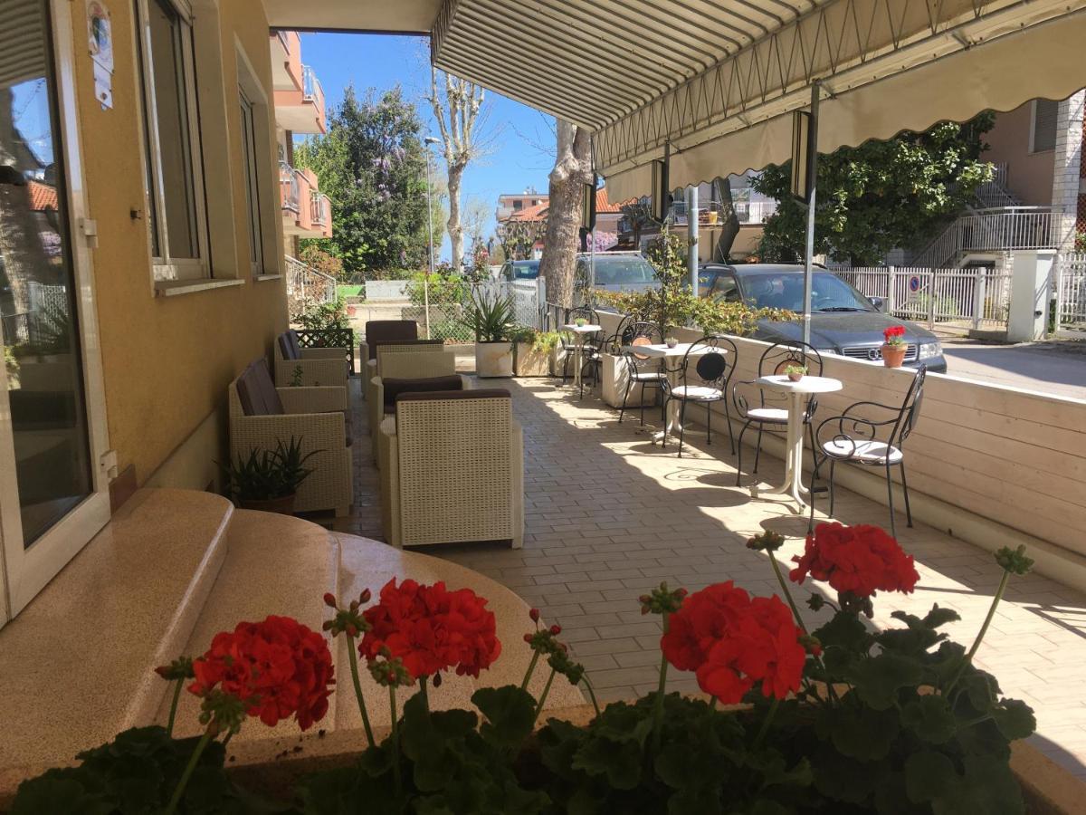 Hotel Villa Rinaldini Rimini Eksteriør billede
