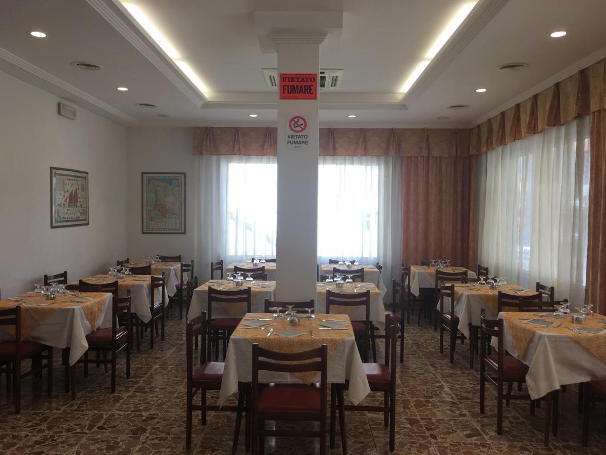 Hotel Villa Rinaldini Rimini Eksteriør billede