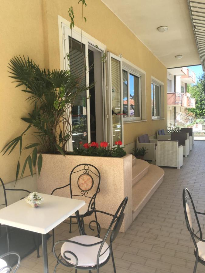 Hotel Villa Rinaldini Rimini Eksteriør billede